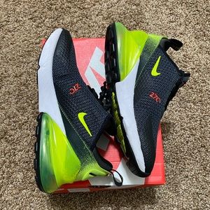 EUC Youth size 4.5y Nike Air Max 270.
